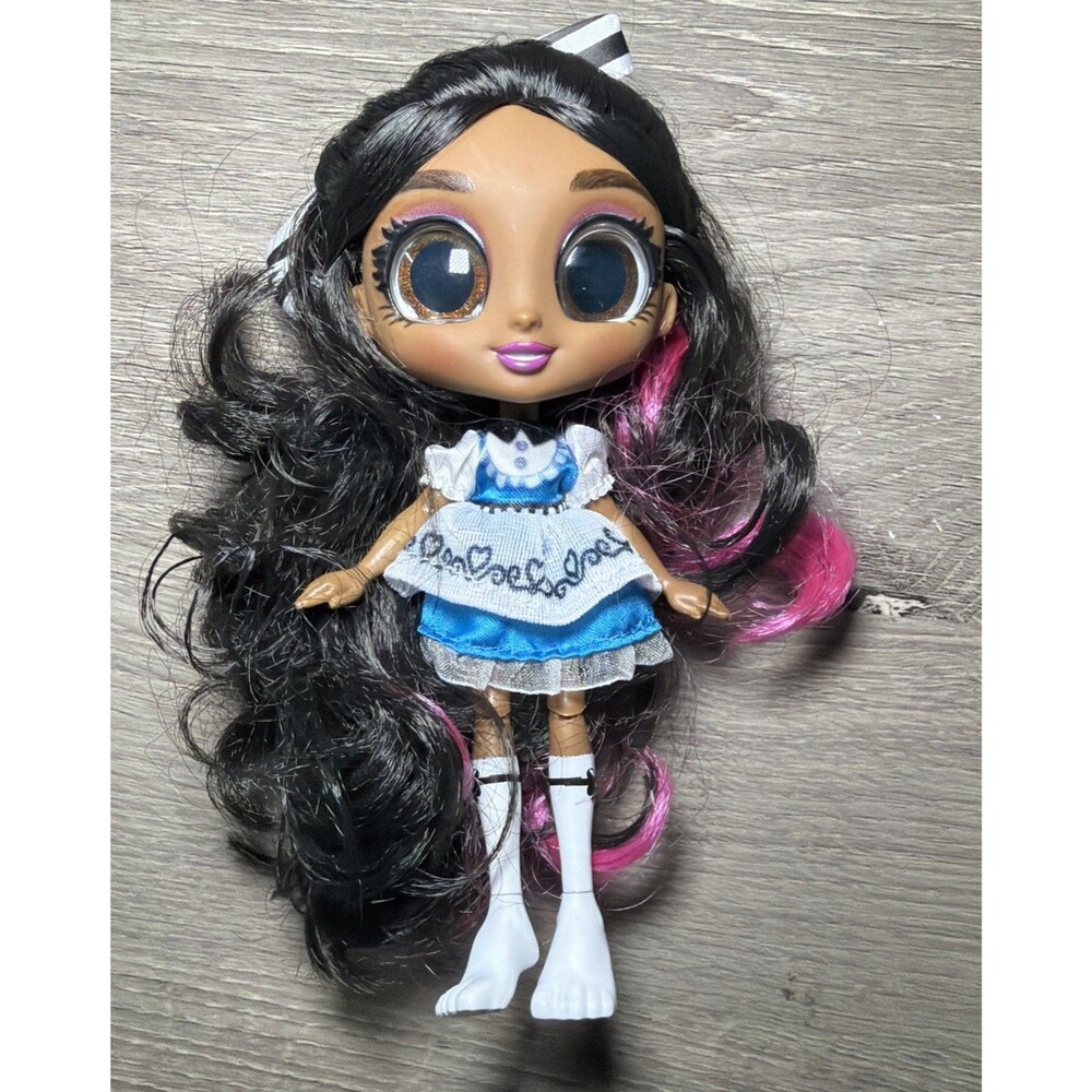 Alice In Wonderland Fan Anita - Adoorbs Doll - Doll Only - Disney Doorables